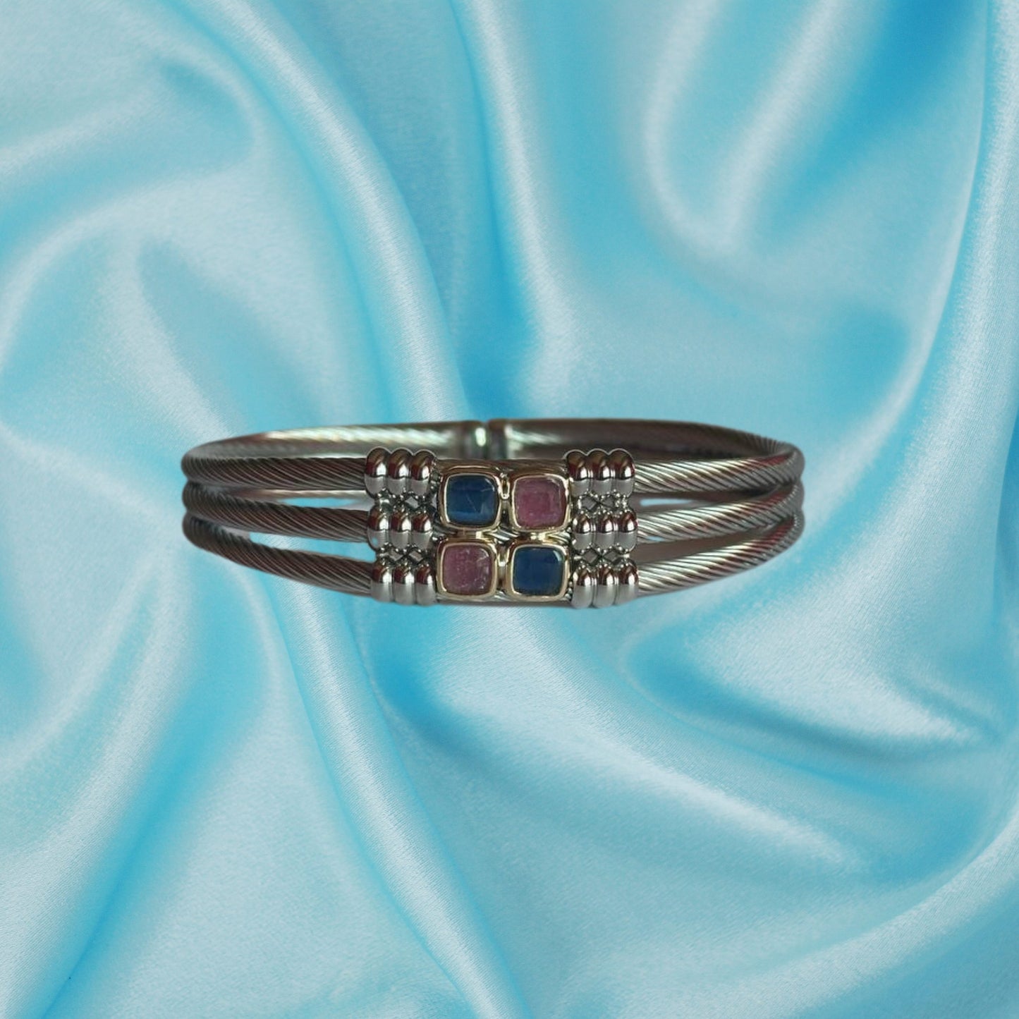 Pulsera de Acero y Oro con Incrustación de 4 Piedras Preciosas de Colores en Rosa y Azul - JOYERIA AMAZ JOYAS