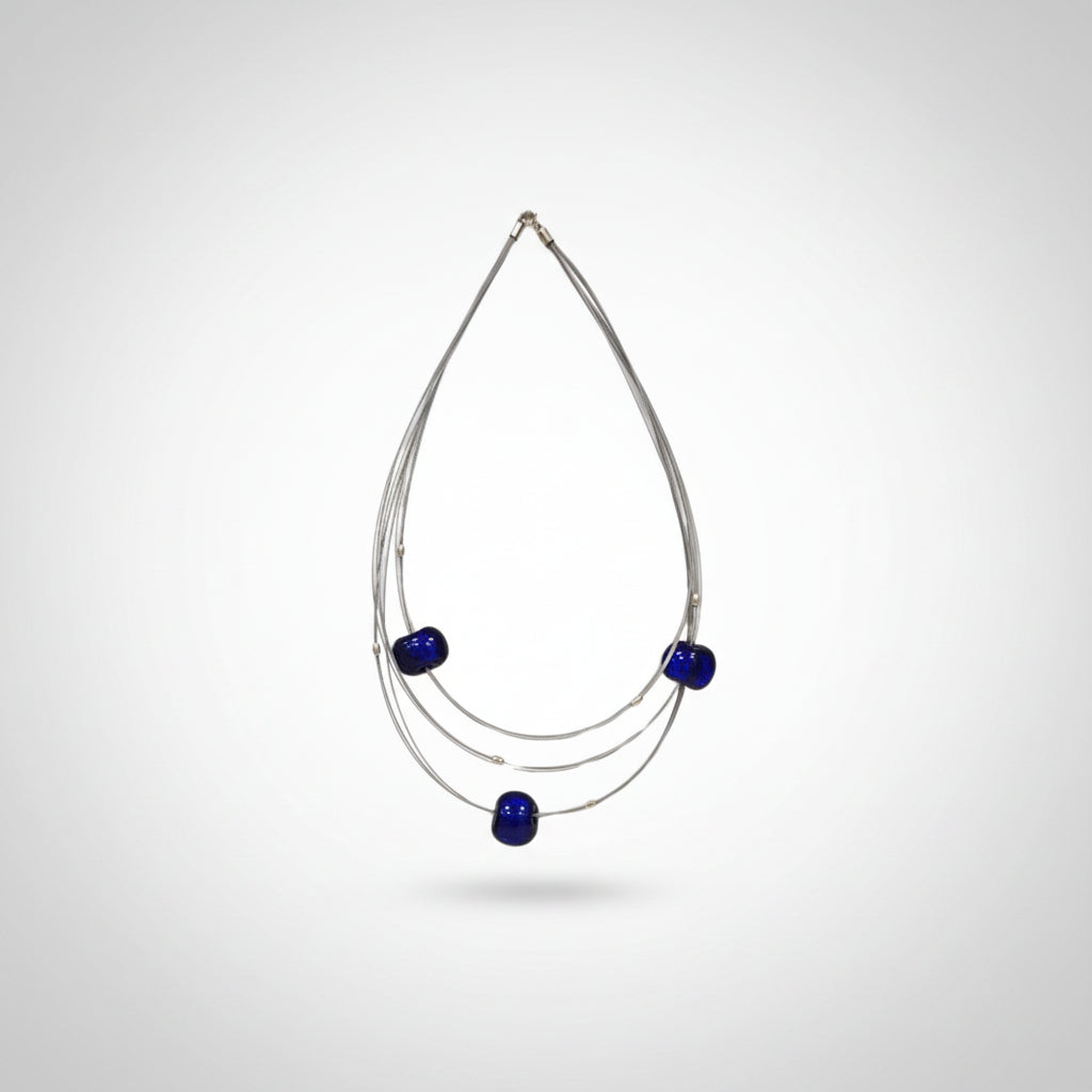 Gargantilla Artesanalmente Hecha en Vidrio en color Azul y Terminada en Plata de Ley
