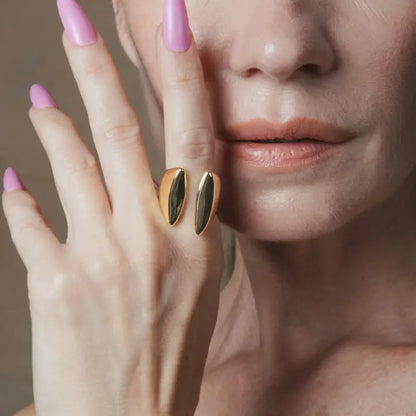 Anillo Luxenter acabado en oro amarillo de 18k - Yaslah - JOYERIA AMAZ JOYAS