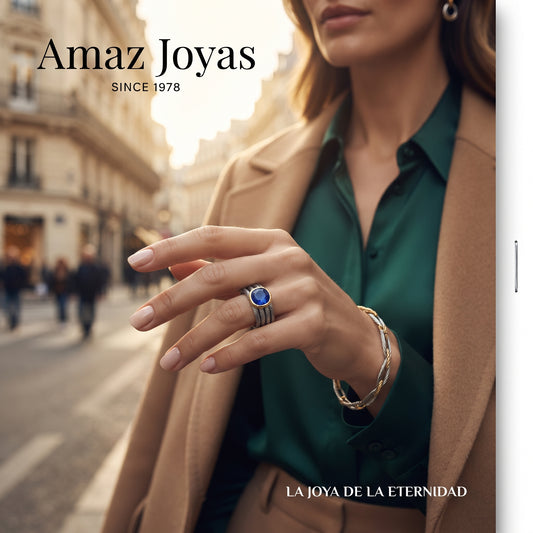 Anillo de acero y oro con una piedra en azul