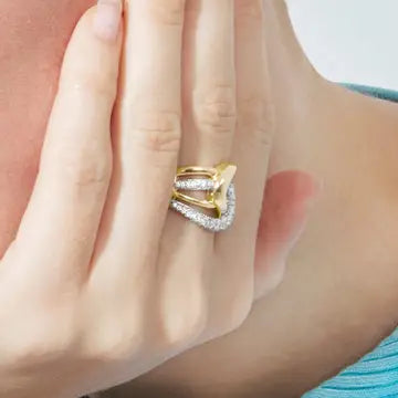 Anillo de circonita brillante acabado en oro amarillo de 18k - Nava LUXENTER - JOYERIA AMAZ JOYAS