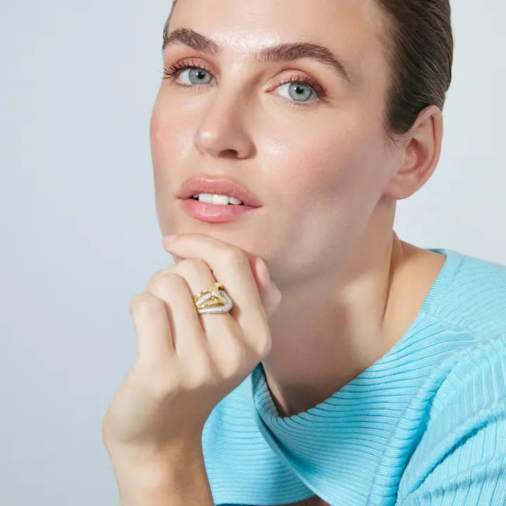 Anillo de circonita brillante acabado en oro amarillo de 18k - Nava LUXENTER - JOYERIA AMAZ JOYAS